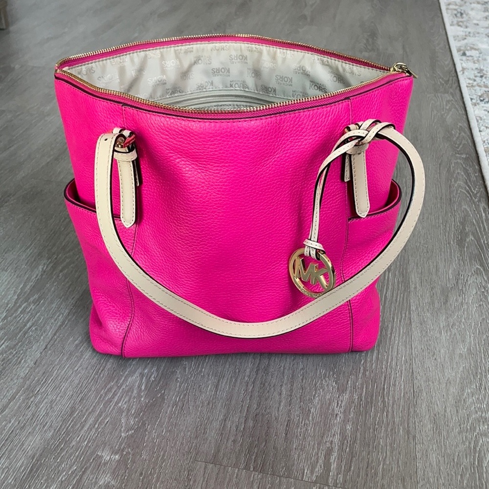 Michael Kors “Jet Set” Leather Tote